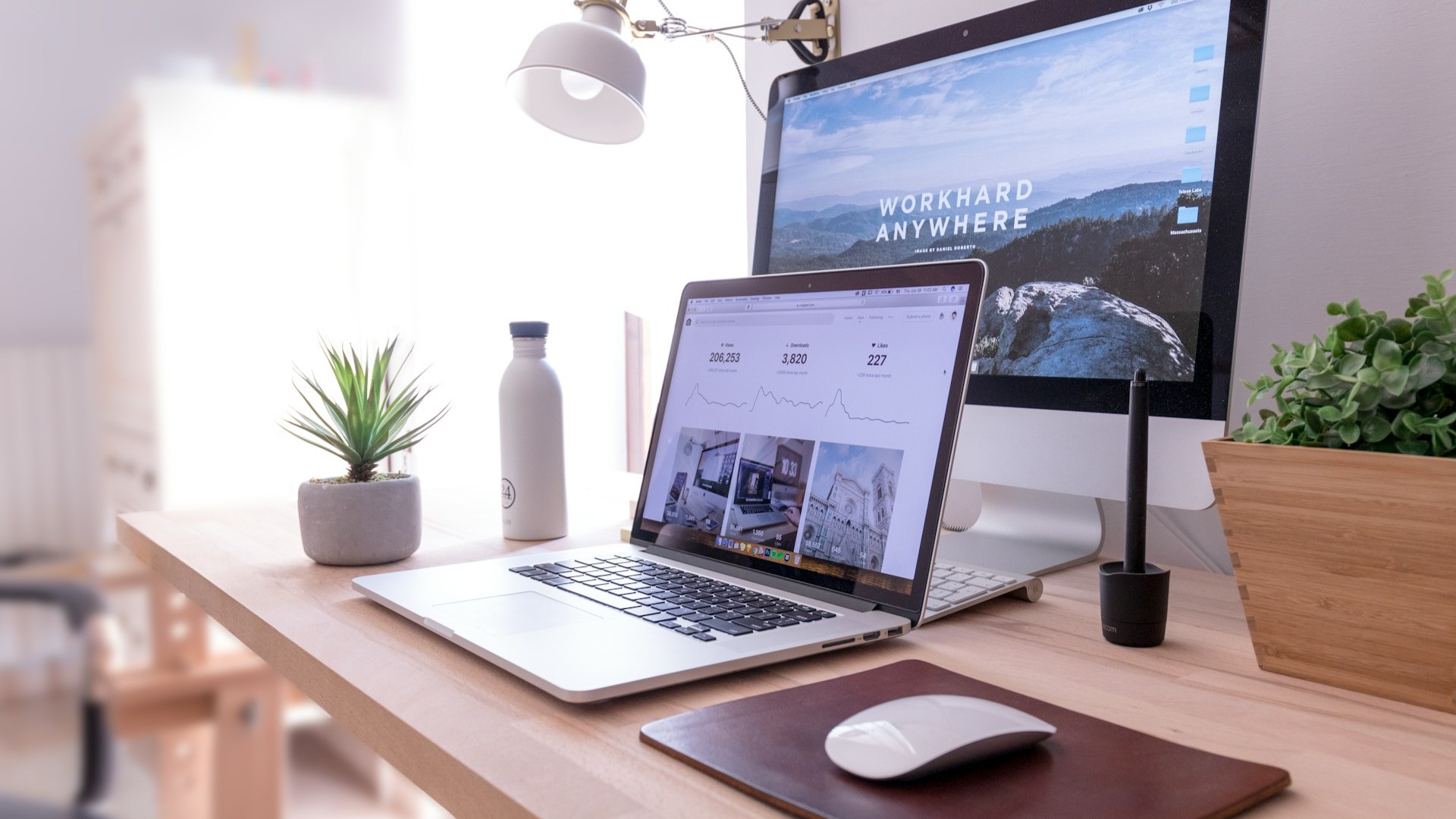 Website verhuizen en nieuwe hosting testen op werkplek met meerdere schermen